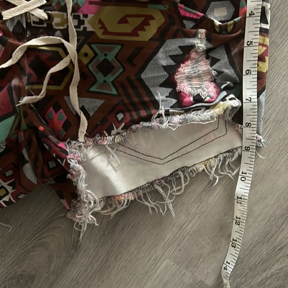 BILLABONG Shorts - Picture 7 of 8